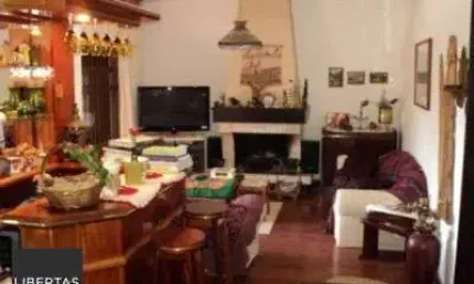 Casa para Venda - 331m², 3 dormitórios, sendo 1 suites, Santa Tereza