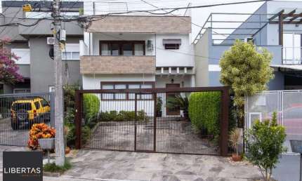 Casa para Venda - 170m², 3 dormitórios, sendo 1 suites, 2 vagas - Lagos De Nova