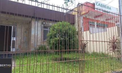 Casa  com 03 dormitórios e 01 suíte no Bairro Partenon Porto Alegre/RS