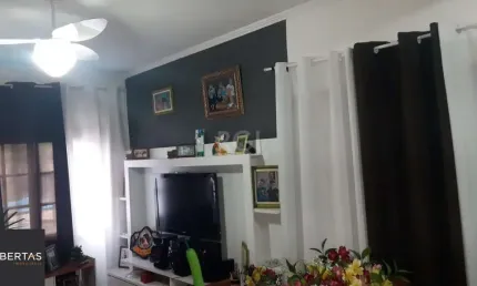 Casa em condomínio com 168,03m² com 3 dormitórios, 1 suíte, vagas de garagem, no