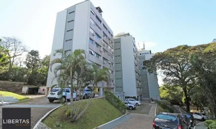 Cobertura de 03 dormitórios e 2 vagas no Bairro Teresópolis
