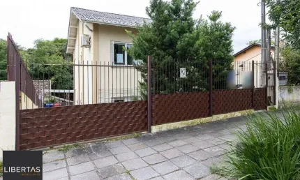 Casa para venda - 132.55m², 3 dormitórios, sendo 1 suite, 5 vagas - teresópolis