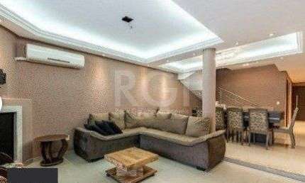 Casa para Venda - 225.43m², 3 dormitórios, sendo 1 suites, 2 vagas - Guarujá
