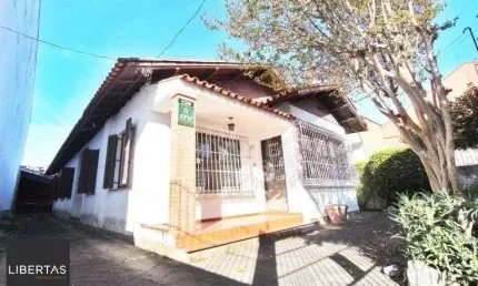 Casa para Venda - 200m², 4 dormitórios, 4 vagas - Medianeira