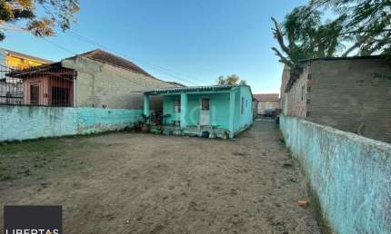 Casa para Venda - 482m², 3 dormitórios, 3 vagas - Camaquã, Porto Alegre