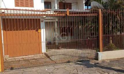 Casa para Venda - 180m², 3 dormitórios, sendo 1 suites, 2 vagas - Vila Nova