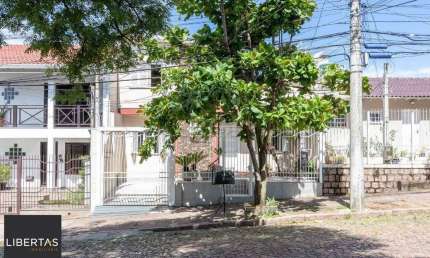 Sobrado para Venda - 150m², 3 dormitórios, sendo 1 suites, 1 vaga - Morro Santan