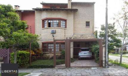 Casa para Venda - 180.3m², 3 dormitórios, sendo 1 suites, 3 vagas - Guarujá
