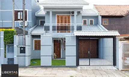 Casa para Venda - 247m², 3 dormitórios, sendo 1 suites, 4 vagas - Vila Nova