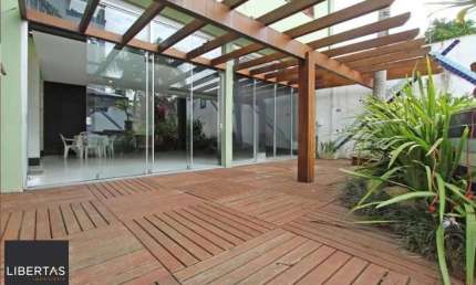 Casa alto padrão no Partenon, de 6 dormitórios e 4 vagas