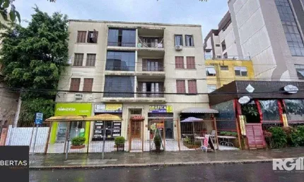 Amplo apartamento de frente com sacada 3 dormitórios