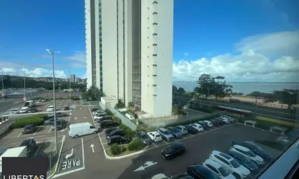 Sala comercial à venda na Avenida Diário de Notícias, 300, Cristal, Porto Alegre