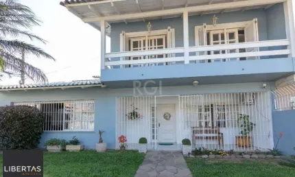 Casa para Venda - 256.5m², 3 dormitórios, sendo 1 suites, 2 vagas - Espirito San
