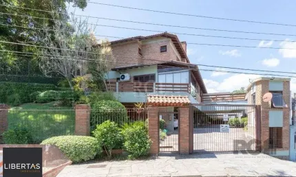 Casa em condomínio fechado para venda no bairro Jardim Isabel, com aproximadamen