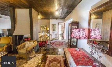Casa para Venda - 400m², 3 dormitórios, sendo 1 suites, 5 vagas - Cristal