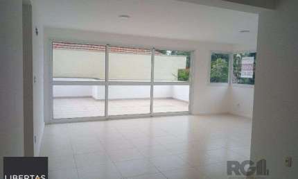 Apartamento garden com 2 suítes, lavado, área de serviço. um pátio enorme muito