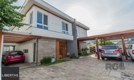 Casa Condominio para Venda - 221,59m², 3 suítes, 2 vagas - Teresópolis