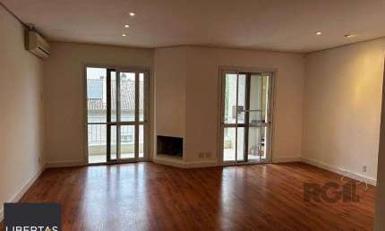Casa em condomínio com 245m² - 3 dormitórios, 2 vagas no bairro Pedra Redonda