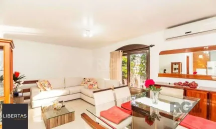 Casa de 266m² - 5 dormitórios, 5 vagas no bairro São João