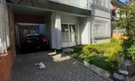Casa com 4 quartos à venda na Rua Germano Hasslocher, 34, Azenha, Porto Alegre