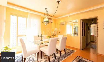 Casa para Venda - 228m², 4 dormitórios, sendo 1 suites, 5 vagas - Teresópolis