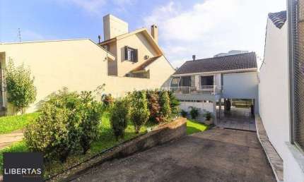 Casa para Venda - 227m², 3 dormitórios, sendo 1 suites, 4 vagas - Azenha