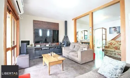 Casa para Venda - 151.36m², 3 dormitórios, sendo 1 suites, 2 vagas - Partenon