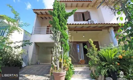 Casa para Venda - 240m², 4 dormitórios, sendo 3 suites, 6 vagas - Jardim Sabará