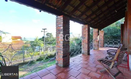 Casa para Venda - 269.06m², 4 dormitórios, sendo 2 suites, 5 vagas - Teresópolis