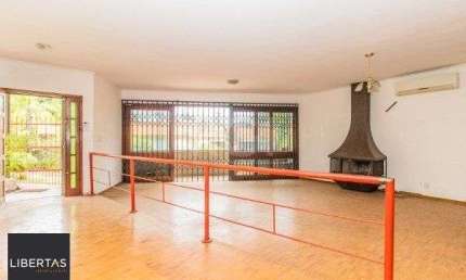 Casa para Venda - 408m², 3 dormitórios, sendo 3 suites, 4 vagas - Chácara das Pe