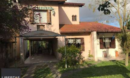 Casa para Venda - 347m², 5 dormitórios, sendo 2 suites, 2 vagas - Tristeza