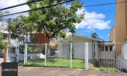 Casa Residencial ou comercial. Com 205 m²  de área útil, 3 dormitórios
