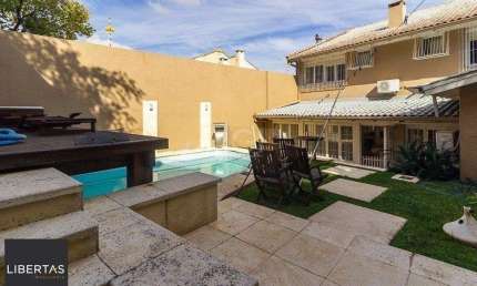 Casa para Venda - 465.84m², 4 dormitórios, sendo 3 suites, 4 vagas - Chácara das