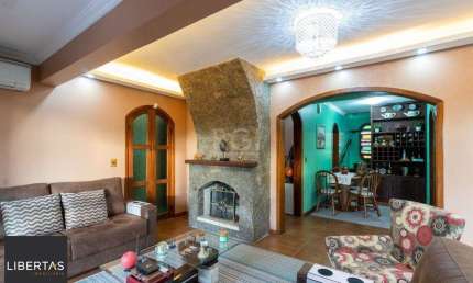 Casa para Venda - 232.5m², 3 dormitórios, sendo 1 suites, 4 vagas - Nonoai