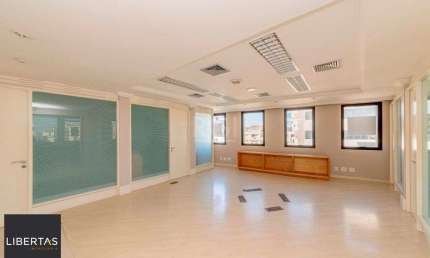 Conjunto Comercial de 129,57m2 nas Três Figueiras para comprar