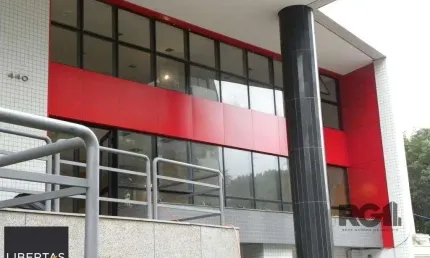 Loja com 113m² de área privativa no Bairro Três Figueiras