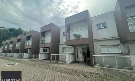 Casa com 3 suítes, vista para o Guaíba, 3 vagas, no bairro Cristal, Porto Alegre