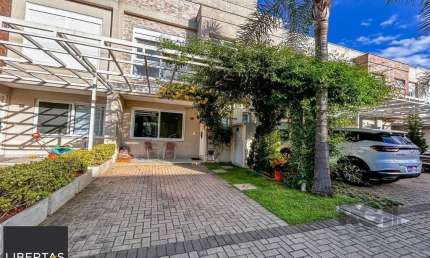 Casa Condominio para Venda - 196.38m², 4 dormitórios, sendo 2 suites, 2 vagas -