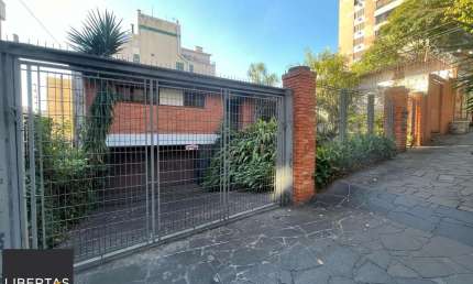 Casa de 3 quartos, suíte e 2 vagas de garagem bairro Auxiliadora em Porto Alegre