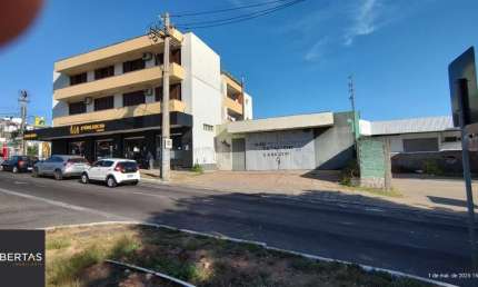 Galpão na Av. Doutor Campos Velho. Ótimo ponto comercial.