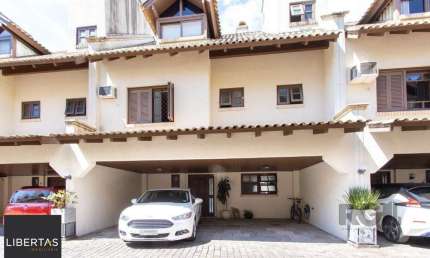 Casa condomínio | 3 Quartos | 1 Suíte | 2 Vagas | 249,20m2 Privativos | Bairro A