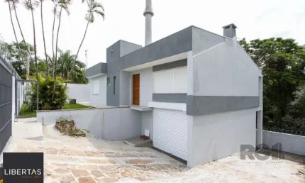 Casa | 3 quartos | 2 suítes | 4 vagas cobertas | 260m2 privativos | bairro santa