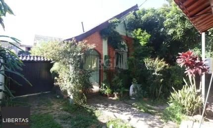 Casa para Venda - 250m²,  com  3 dormitórios, 1 suíte, sala ampla, copa cozinha,