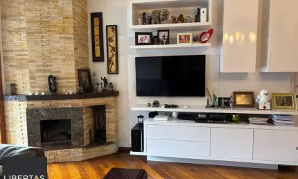 Excelente apartamento 3 dormitórios sendo 01 suíte, Sacada e com Òtima Posição S