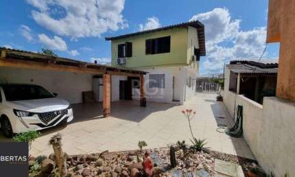 Casa estilo sobrado no Bairro Sarandi em Porto Alegre
