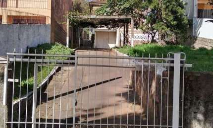 Casa com 4 dormitórios no bairro Gloria - Porto Alegre