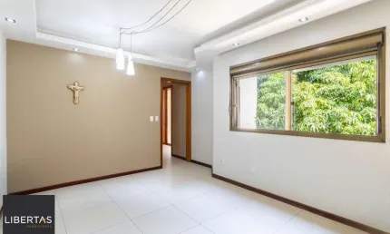 Apartamento com 2 dormitórios (1 suíte) e 1 vaga no Bairro Bela Vista