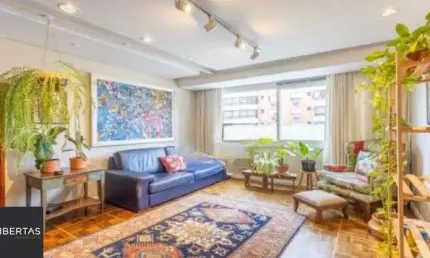 Apartamento amplo e bem localizado no Menino Deus!!