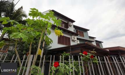 Casa à venda no bairro Jardim Itu em Porto Alegre/RS