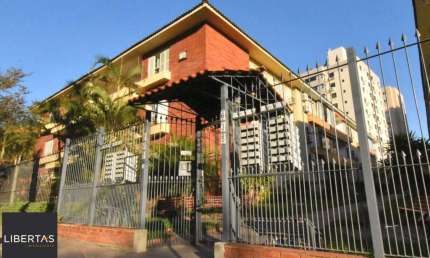 Apartamento de 4dormitórios, sendo uma suite churrasqueira e sacada 85m2 bairro